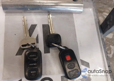 2003 Toyota Matrix Xr from USA, damaged, VIN 2T1KR32EX3C092558